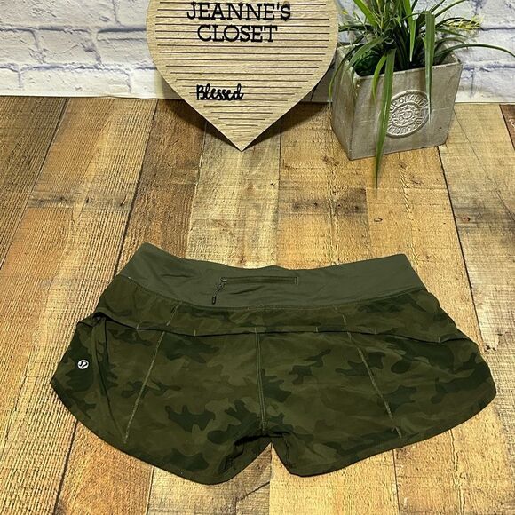 Lululemon Run: Speed Short *4-way Stretch
Savasana Camo Fatigue Green 8 - Picture 1 of 14